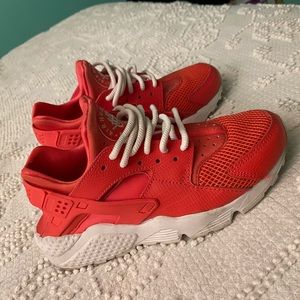 Nike huarache shoes